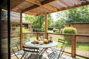 Family Chalet (Chalet Portland) | Terrace/patio - Huttopia Lac de l'Uby  (Cazaubon)