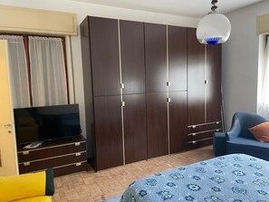 4 Schlafzimmer, Bügeleisen/Bügelbrett, WLAN