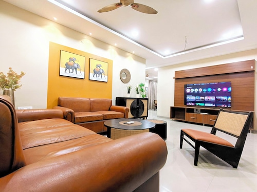 3bhk in Banjara Hills. Close to Rainbow Hospital, LVPEI, Virinchi Hospital,