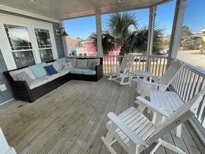 Property grounds - Discover The Lazy Pelican: a spacious 5BR home in Sunset Beach, perfect for family getaways. (Sunset Beach)