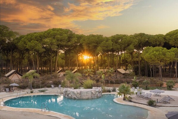 Piscina stagionale all'aperto