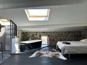 5 slaapkamers, reisbedje, wifi, beddengoed