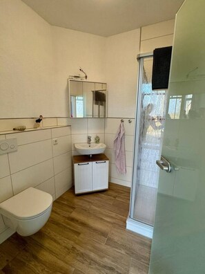 Bruser, håndklæder, Sæbe, Toiletpapir
