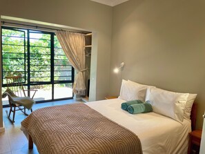 5 bedrooms, iron/ironing board, free WiFi, bed sheets