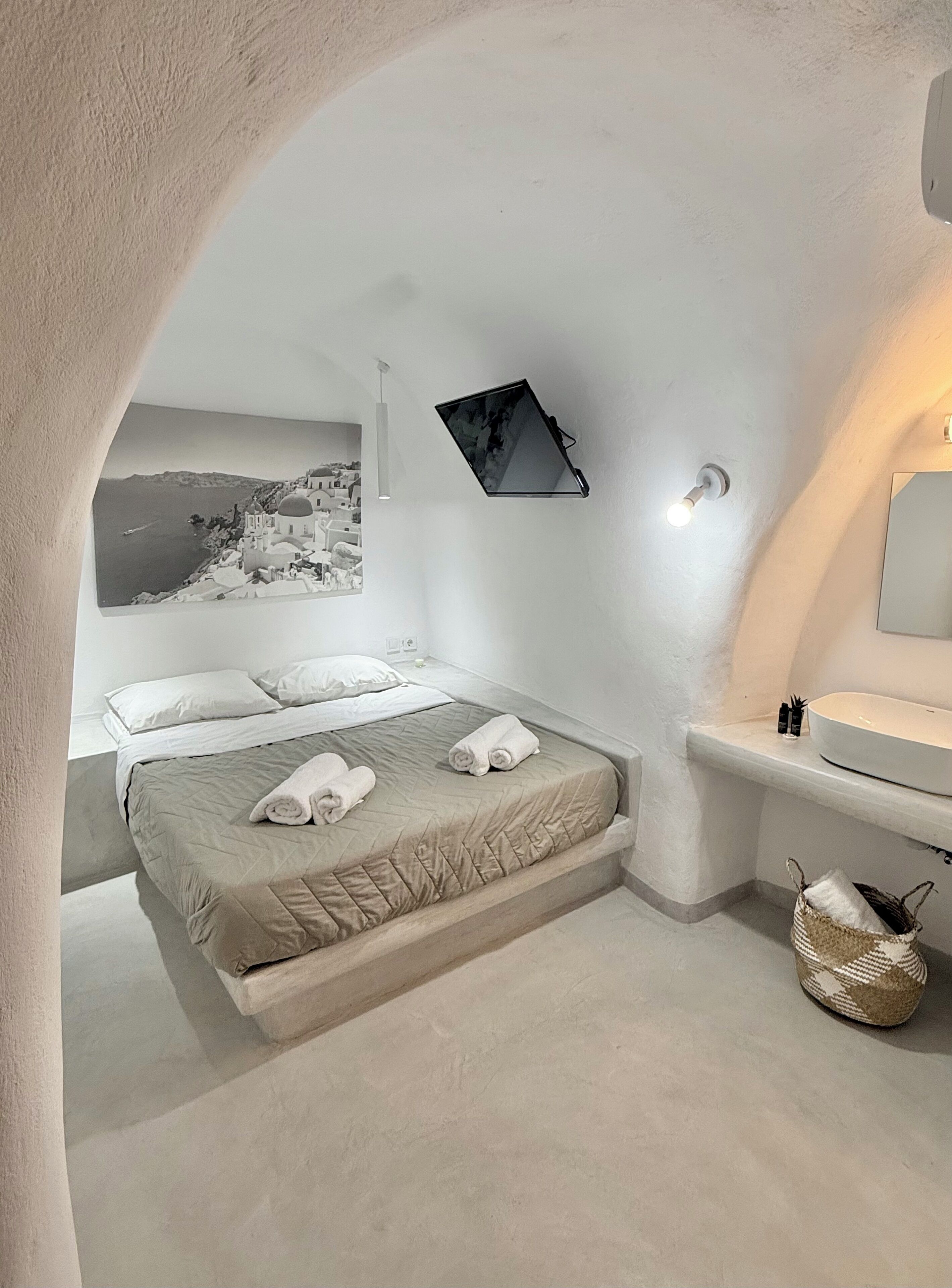 Habitación básica doble | Caja de seguridad en la habitación, wifi gratis y ropa de cama 