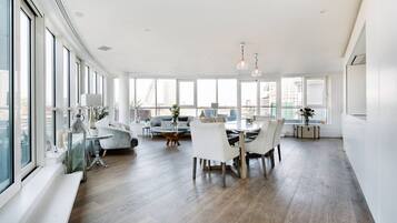 Apartment, Accessible | 3 bedrooms, Internet