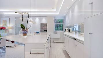 Apartment | 3 bedrooms, Internet