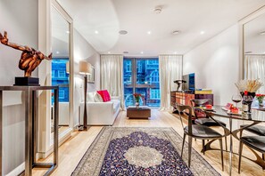 Apartment - The Buckingham Royal (London)