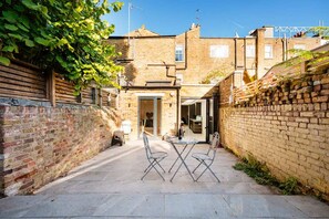 Apartment | 1 bedroom, Internet - The Blooming Minimalist- by Out of Office Lifestyle (London)