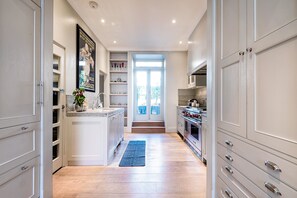 Huis | 3 slaapkamers, een bureau, snel internet