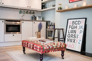 Apartment | 1 bedroom, Internet - The Westbourne Hideaway - Notting Hill 1 Bed - by Out of Office Lifestyle (London)
