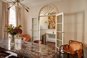 3 bedrooms, Internet - Belgravia Beauty - by Out of Office Lifestyle (London)