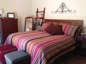 1 habitación, tabla de planchar con plancha, wifi y ropa de cama 