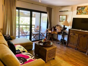 Smart TV, books, printers - Peace Studio with Balcony and Terrace with Sea View (Cap Malheureux)