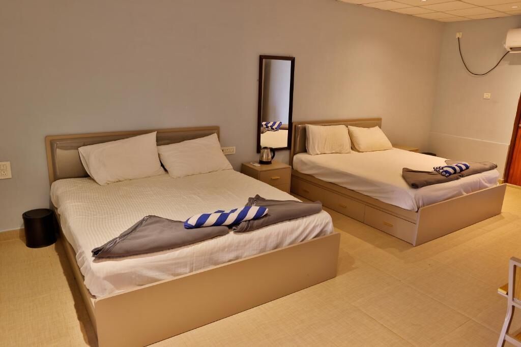 Double or Twin Room | Laptop workspace, bed sheets