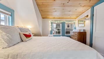 Nhà, nhiều giường, bếp, quang cảnh vườn (Sandpiper - Cottage) | 2 phòng ngủ, trang trí khác biệt