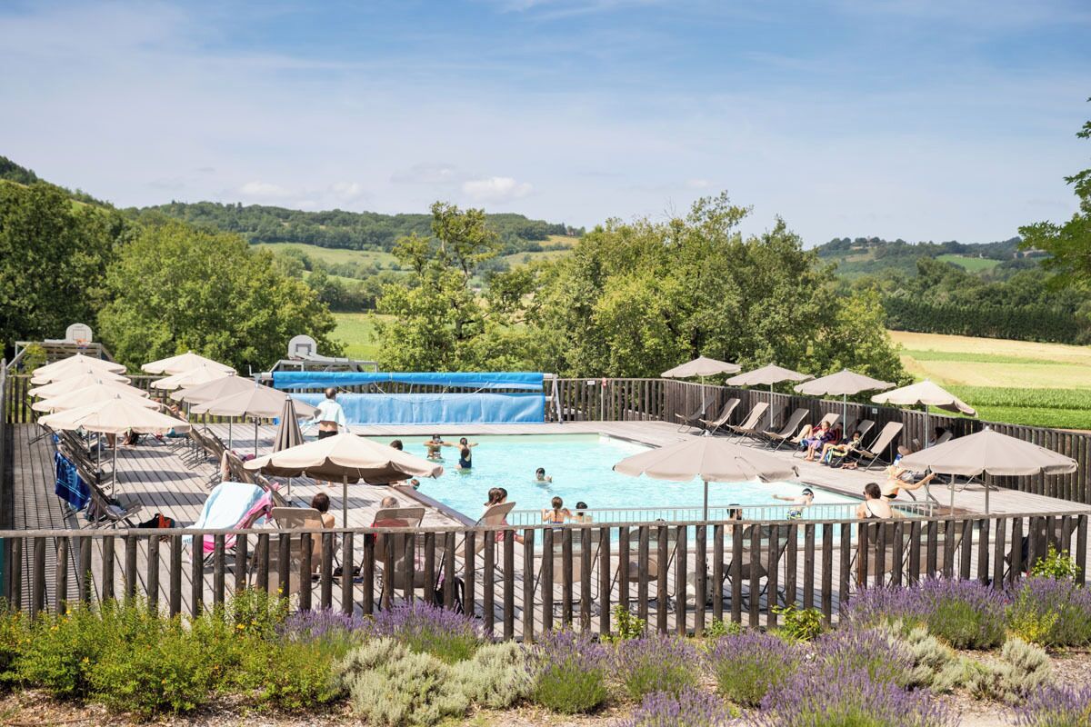 Piscine extérieure (ouverte en saison)