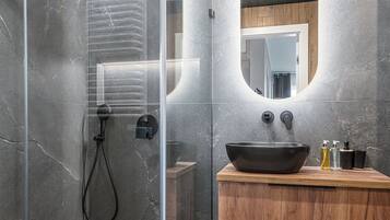 Apartment, Balcony | Bathroom