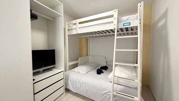 1 habitación, wifi y ropa de cama