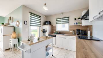 Réfrigérateur, micro-ondes, four, lave-vaisselle