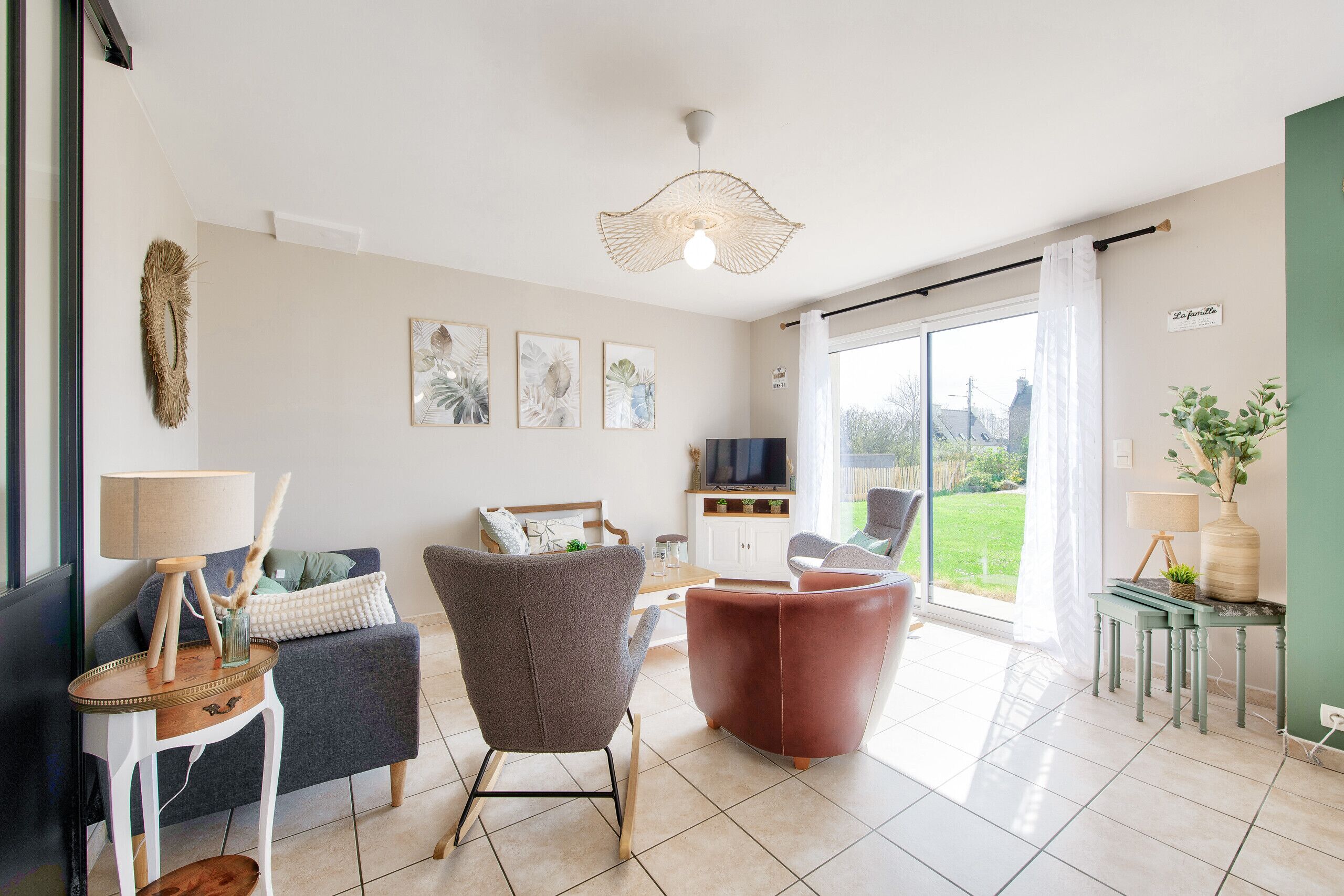 TV, table football, ping pong