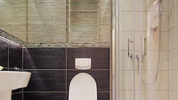 Chambre Double ou avec lits jumeaux, vue jardin | Salle de bain