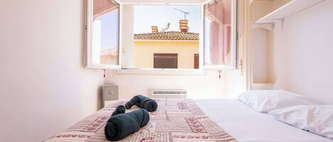 1 chambre, fer et planche Ă repasser, draps fournis