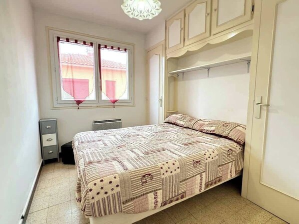1 bedroom, iron/ironing board, bed sheets