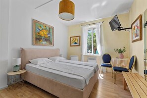 Standard Double Room, Private Bathroom, Lake View - Albergo Al Battello (Morcote)