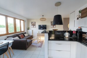 Smart TV - LE PETIT SESAME L' évasions cosy jacuzzi terrace wifi parking 2 steps stadiumDF (Saint-Denis)