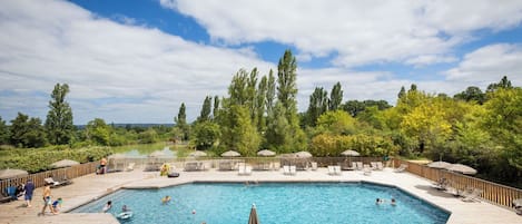 Alberca al aire libre por temporada