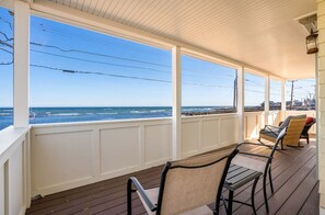 บ้านพัก, หลายเตียง, ระเบียง, วิวทะเล (Sea Spray) | บริเวณที่พัก