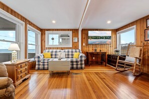 House, Multiple Beds, Balcony, Ocean View (Sea Spray) | Living area | 42-inch flat-screen TV with digital channels