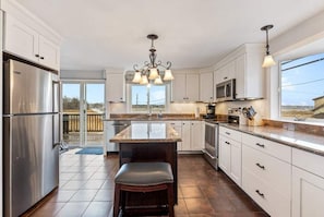 House, Multiple Beds, Balcony, Ocean View (Sea Spray) | Private kitchen | Fridge, microwave, oven, stovetop
