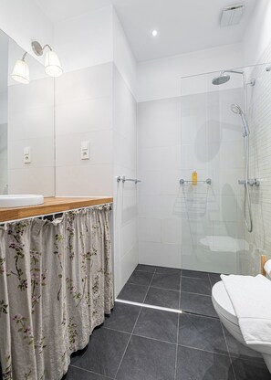 Studio Suite | Bathroom - RentPlanet - Apartament Białobrzeska (Warsaw)