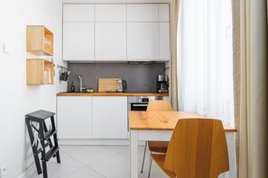 Studio Suite | Private kitchenette