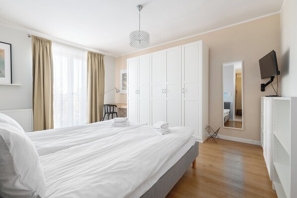 Studio suite | Een strijkplank/strijkijzer, gratis wifi