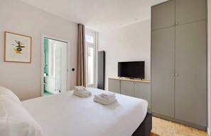 3 Schlafzimmer, Bügeleisen/Bügelbrett, Reisekinderbett, WLAN