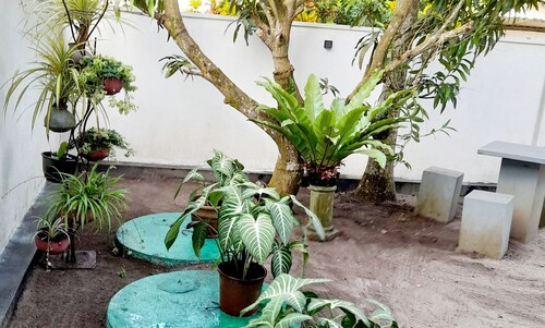 Secure  Charming 2-bedroom house with WiFi, AC in gorgeous  Wadduwa Srilanka