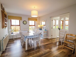 Dining - CLONDALLON COTTAGE, family friendly in Rathmullan, County Donegal (Rathmullan)