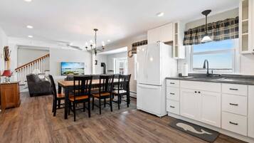 House, Multiple Beds, Patio, Ocean View (Wright by the Sea) | Interior