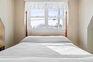 House, Multiple Beds, Patio, Ocean View (Wright by the Sea) | 4 bedrooms, individually decorated, individually furnished, bed sheets