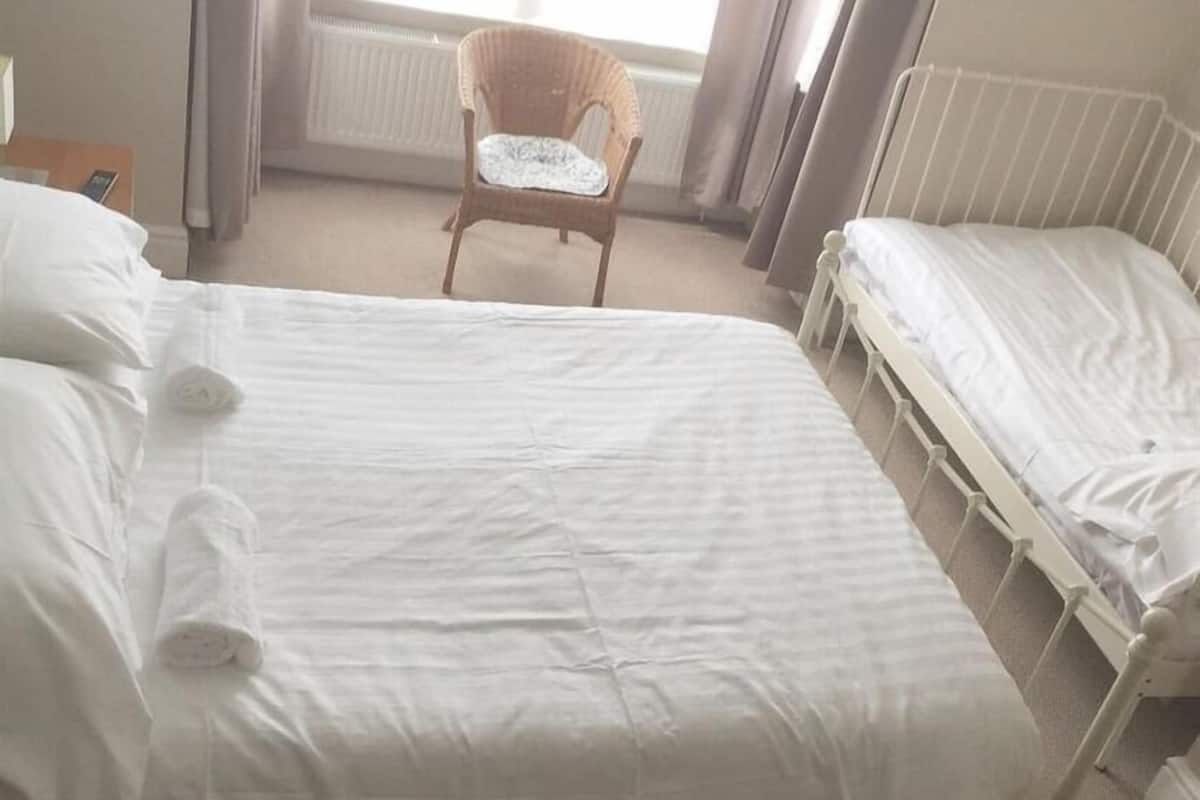 Suite Standard, bagno in camera | Postazione laptop, Wi-Fi gratuito
