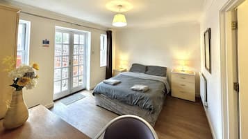 Standard Double or Twin Room, Ensuite | Laptop workspace, free WiFi