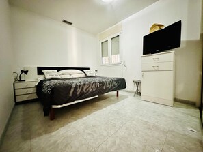 2 bedrooms, free WiFi - Seaside Apartment in Roses - Sleeps 4 (Roses)