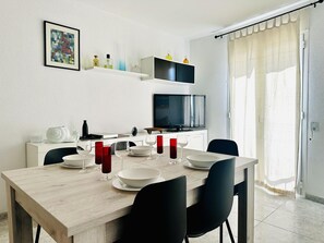 Dining - Seaside Apartment in Roses - Sleeps 4 (Roses)