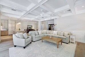 TV - Olde Naples - Beaches and Private Pool (Naples)