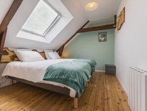 3 bedrooms, free WiFi, bed sheets