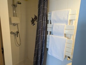 Towels - Cozy room in Briare, city center, ideal for cyclists (Briare)