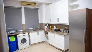 Apartment, Stadtblick | Eigene Küche | Großer Kühlschrank, Mikrowelle, Ofen, Herdplatte